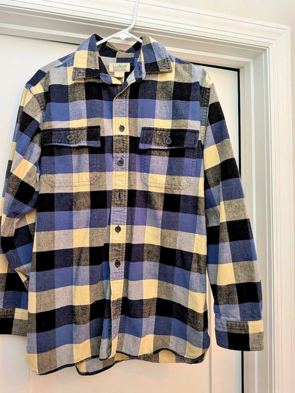 L.L.Bean Chamois Cloth Shirt Plaid Cotton Shirt in Blue & Black Size Medium